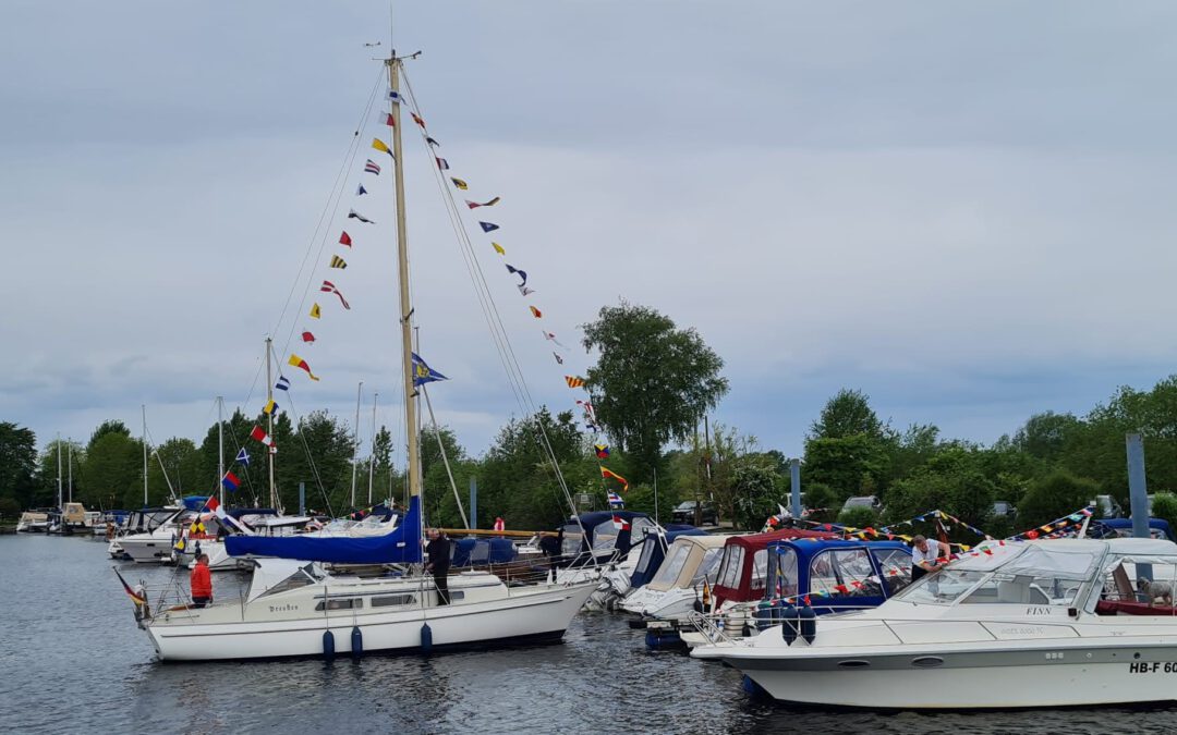 Anschippern mit 16 Booten